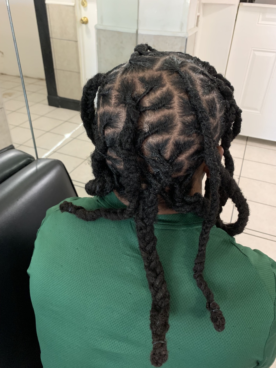 Detailed loc crown style